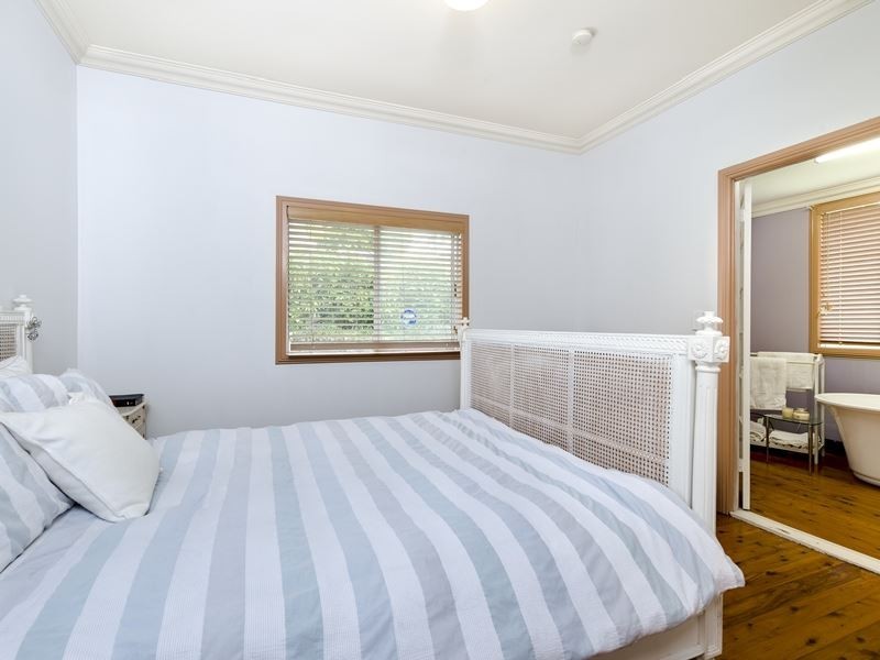 31 Brooks Street, Camp Hill QLD 4152