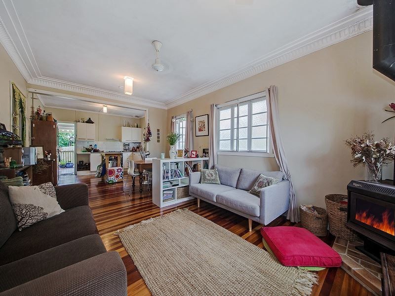 25 Merinda Street, Greenslopes QLD 4120