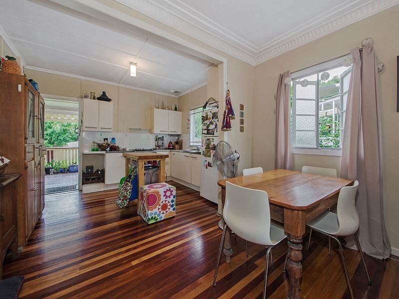 25 Merinda Street, Greenslopes QLD 4120