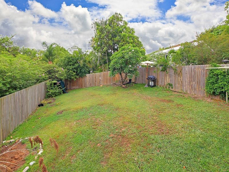 25 Merinda Street, Greenslopes QLD 4120