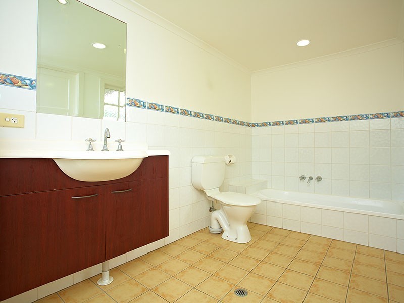 79 Victoria Terrace, Greenslopes QLD 4120