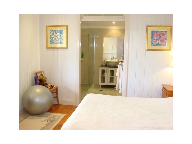 1/20 Nicklin Street, Coorparoo QLD 4151