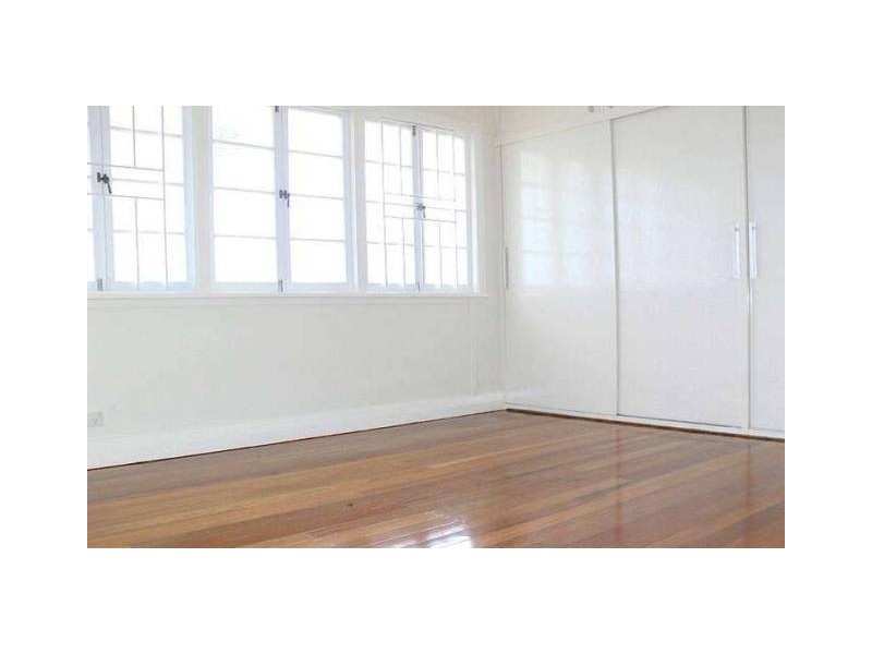 212 Norman Avenue, Norman Park QLD 4170