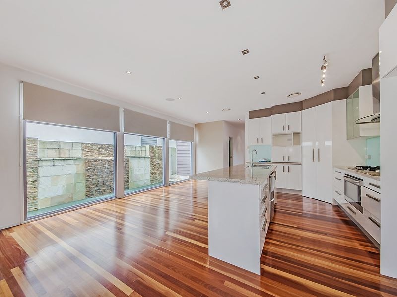 105 Strong Avenue, Graceville QLD 4075