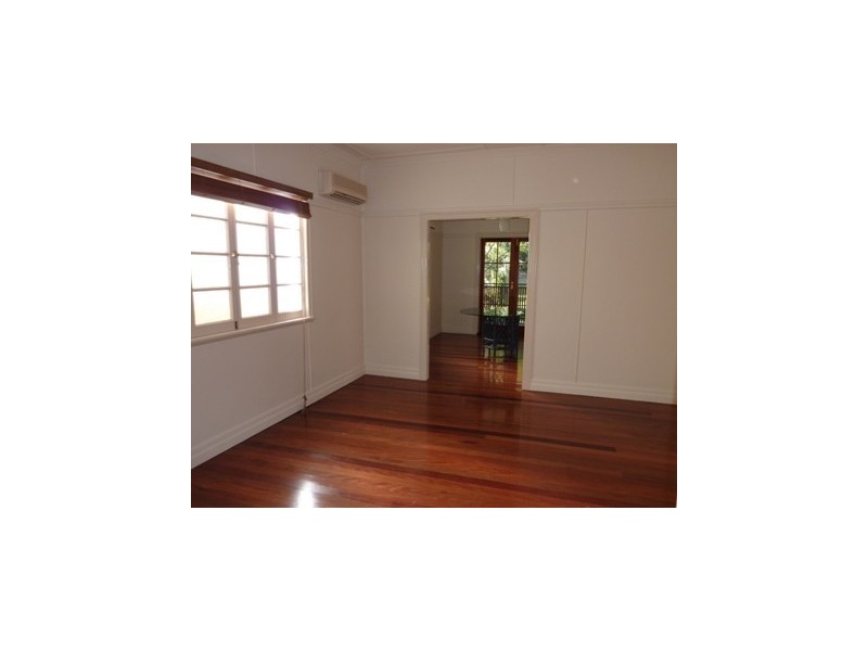 154 Morehead Ave, Norman Park QLD 4170