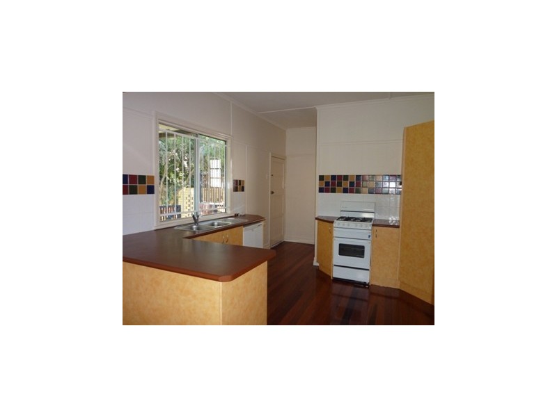 154 Morehead Ave, Norman Park QLD 4170