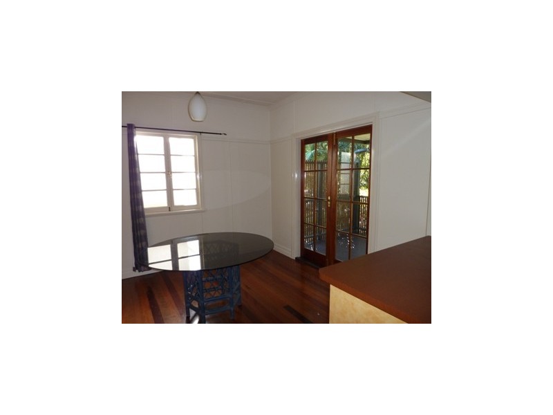 154 Morehead Ave, Norman Park QLD 4170