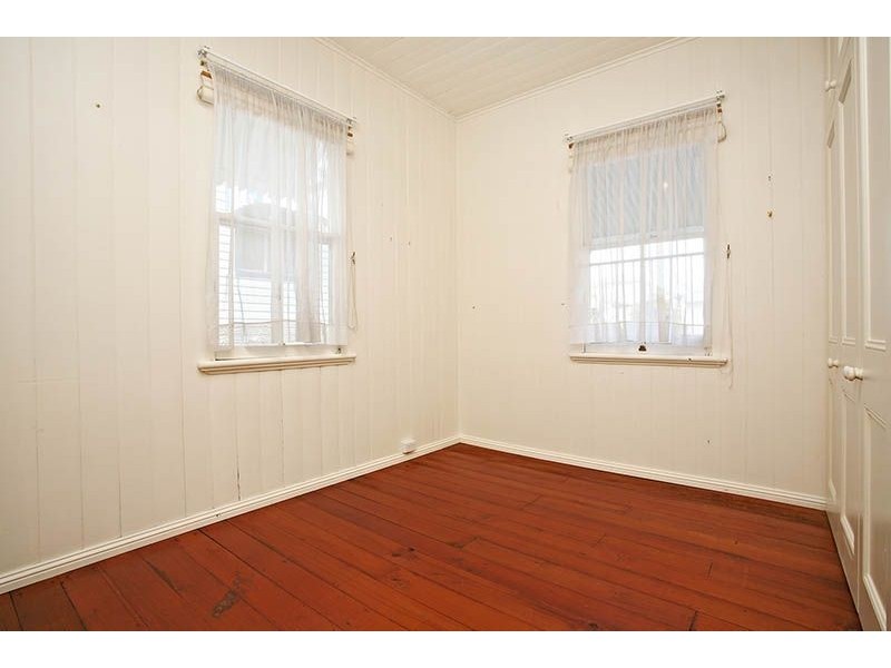 28 Fern Street, Woolloongabba QLD 4102