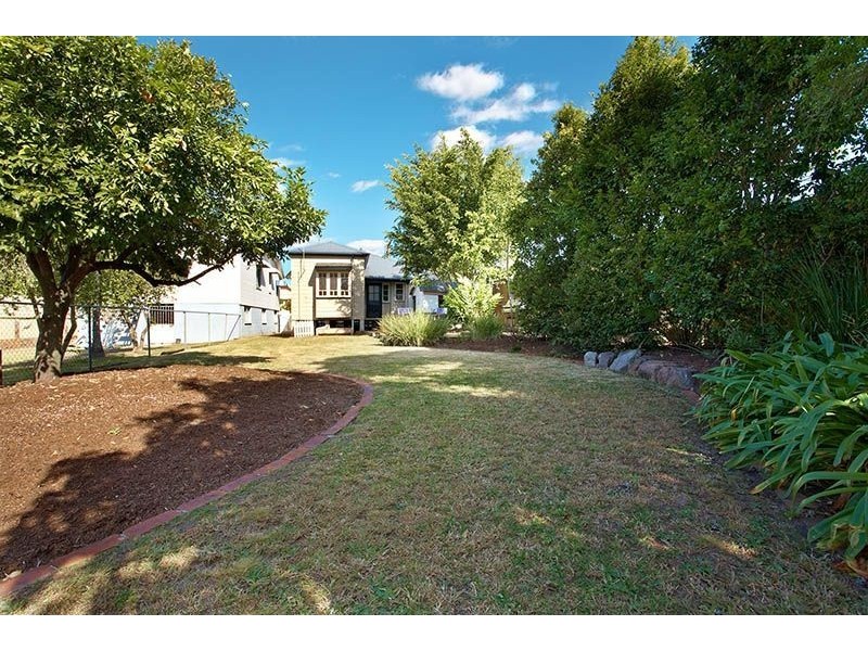 28 Fern Street, Woolloongabba QLD 4102