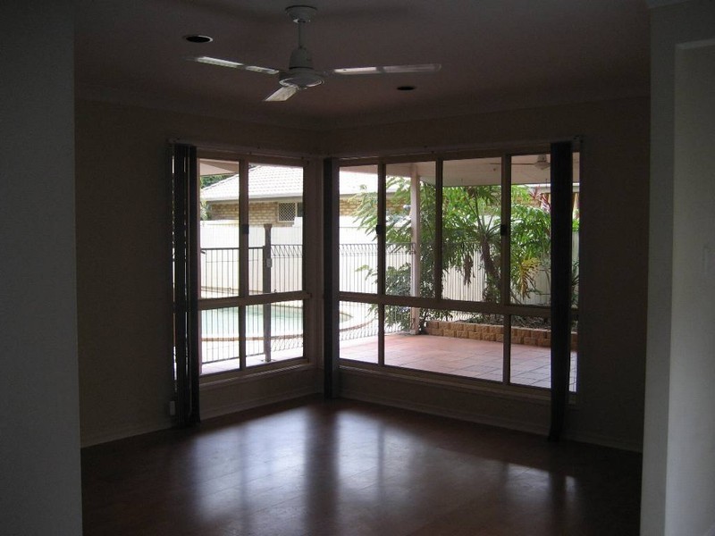 1 Willowood Place, The Gap QLD 4061
