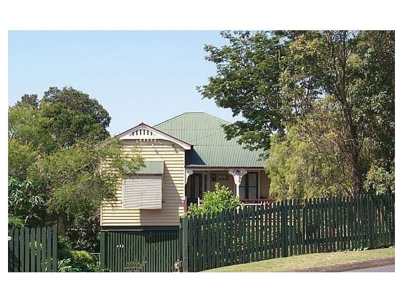 35 Lewin Street, Bardon QLD 4065