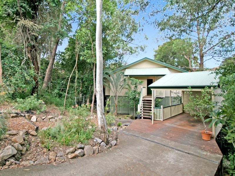 9 Grand Parade, Ashgrove QLD 4060