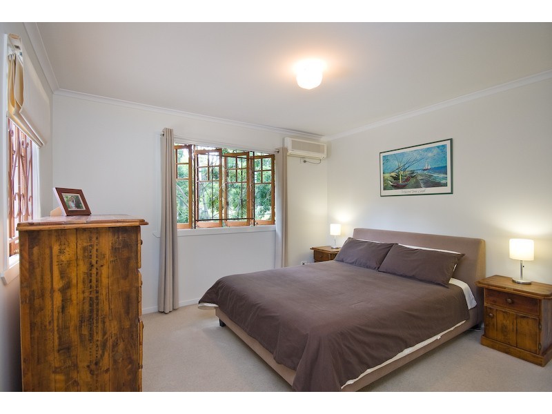 8 Gramere Avenue, Ashgrove QLD 4060
