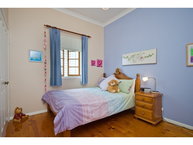 32 Coronation Street, Bardon QLD 4065