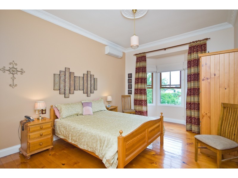 32 Coronation Street, Bardon QLD 4065