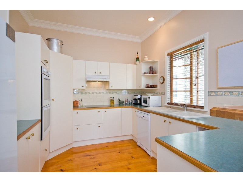 32 Coronation Street, Bardon QLD 4065