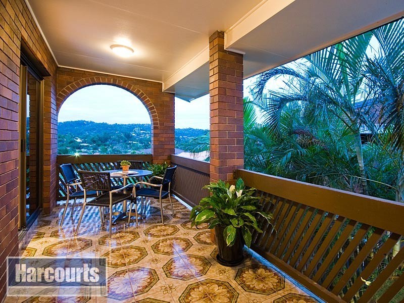 15 Maestra Street, The Gap QLD 4061