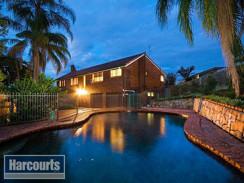 15 Maestra Street, The Gap QLD 4061