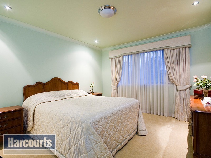 15 Maestra Street, The Gap QLD 4061