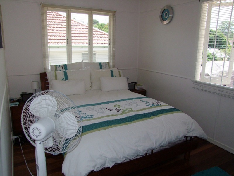 9 Noeline St, Ashgrove QLD 4060