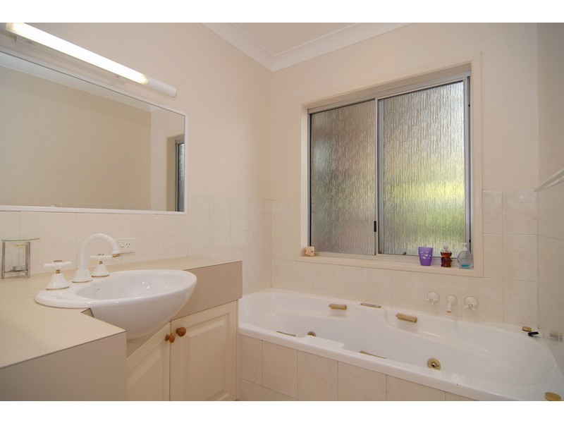 9 Naroo Street, The Gap QLD 4061