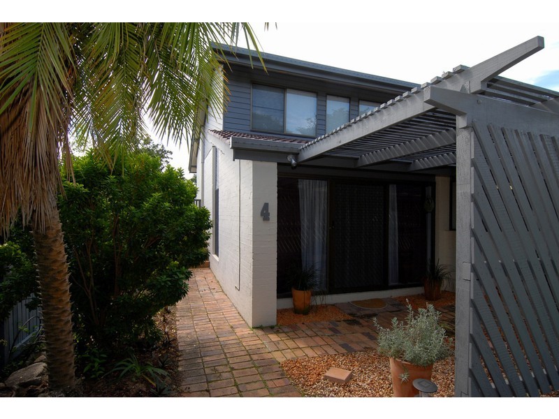 4 Malton Street, The Gap QLD 4061