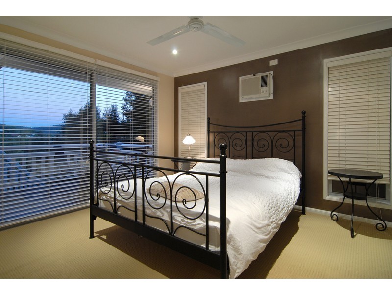 4 Wollundry Place, The Gap QLD 4061