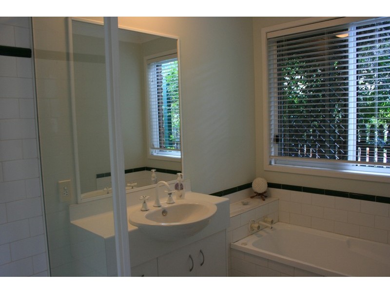 6 Easton Close, The Gap QLD 4061