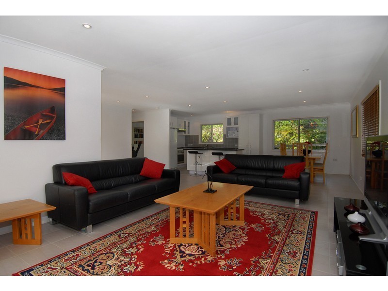 2 Kaldo Grove, Ferny Hills QLD 4055