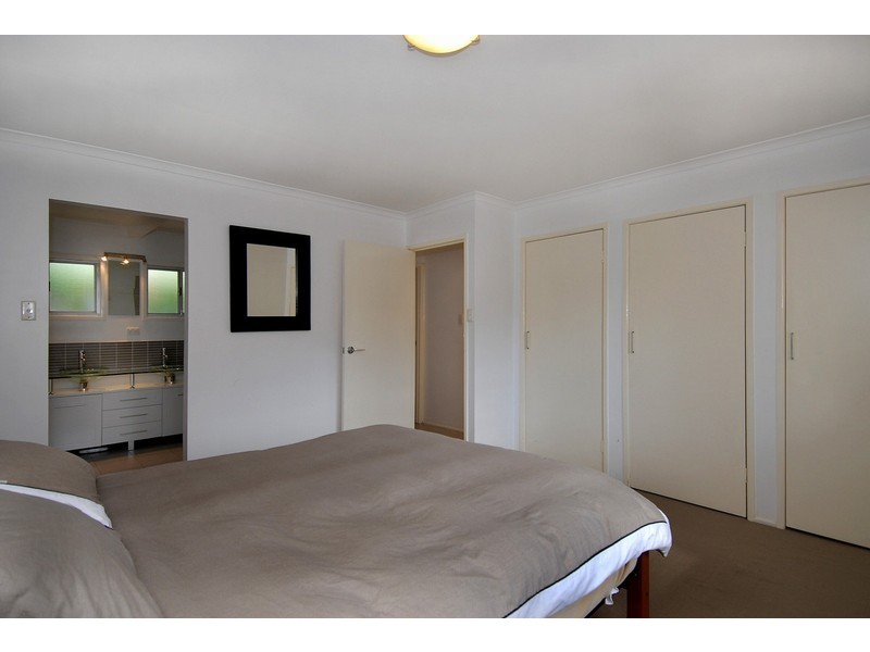 2 Kaldo Grove, Ferny Hills QLD 4055