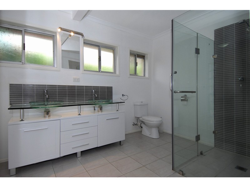 2 Kaldo Grove, Ferny Hills QLD 4055