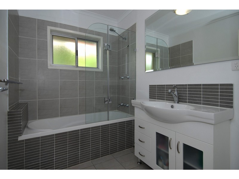 2 Kaldo Grove, Ferny Hills QLD 4055