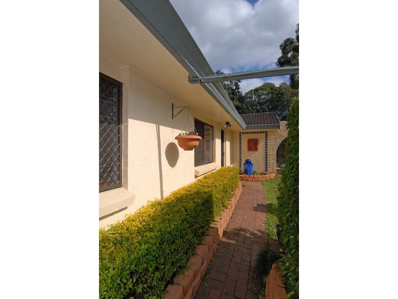 2 Kaldo Grove, Ferny Hills QLD 4055