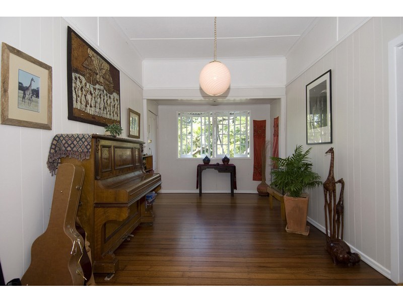 28 Tennis Avenue, Ashgrove QLD 4060