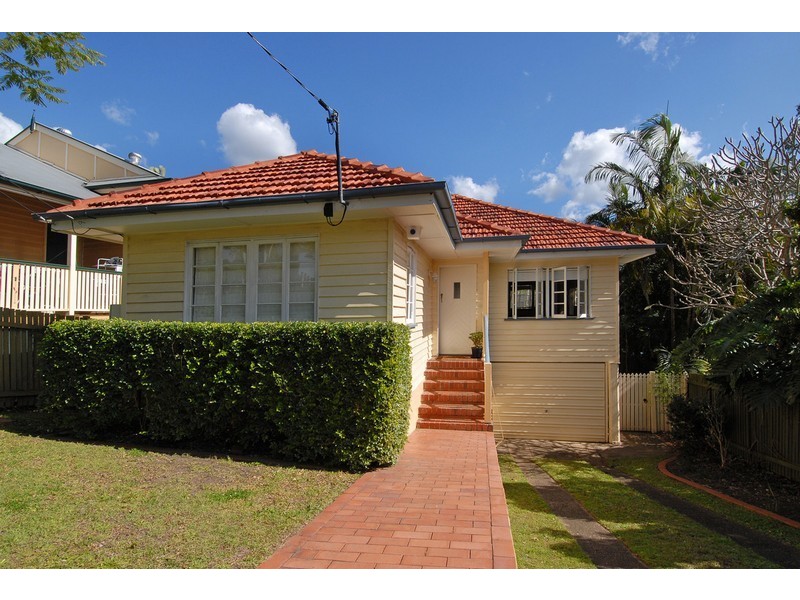 30 Yardley Avenue, Ashgrove QLD 4060