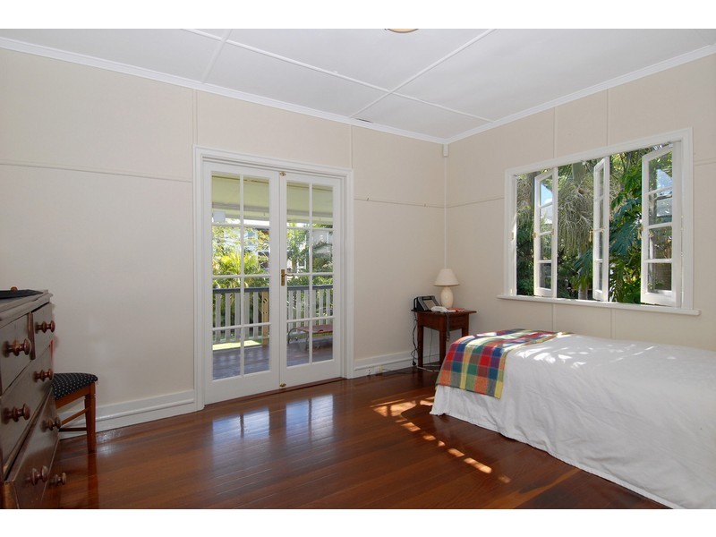 30 Yardley Avenue, Ashgrove QLD 4060