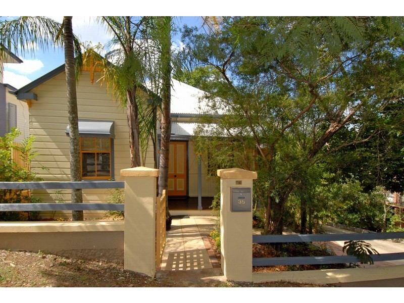 35 Frederick Street, Taringa QLD 4068