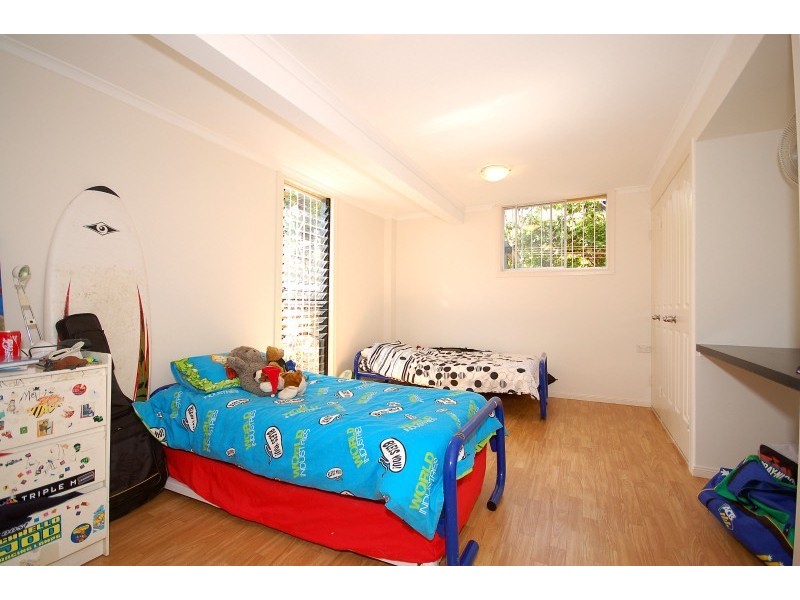 22 Beatrice Street, Bardon QLD 4065