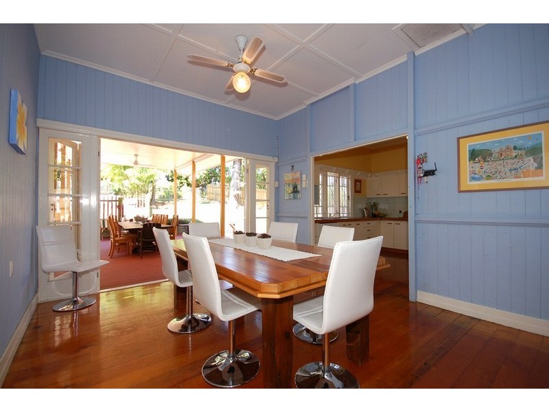 22 Beatrice Street, Bardon QLD 4065