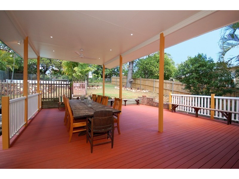 22 Beatrice Street, Bardon QLD 4065