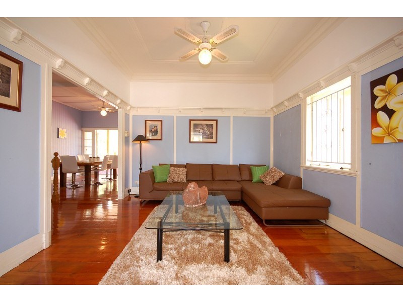 22 Beatrice Street, Bardon QLD 4065