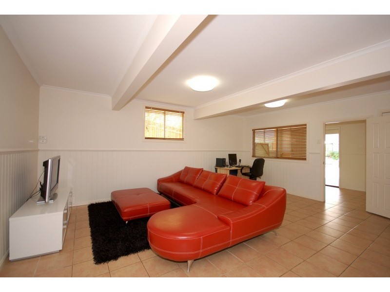 22 Beatrice Street, Bardon QLD 4065