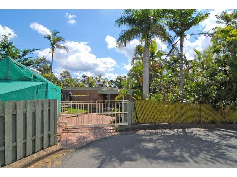 9 Naroo Street, The Gap QLD 4061