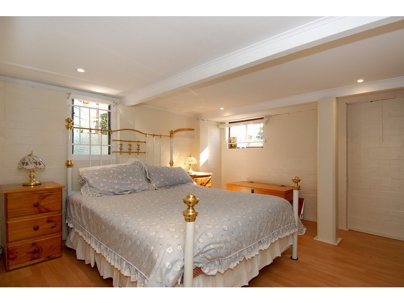 19 Crown Street, Bardon QLD 4065