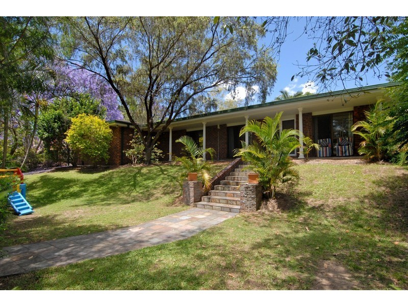 1 Sonda Place, Kenmore QLD 4069