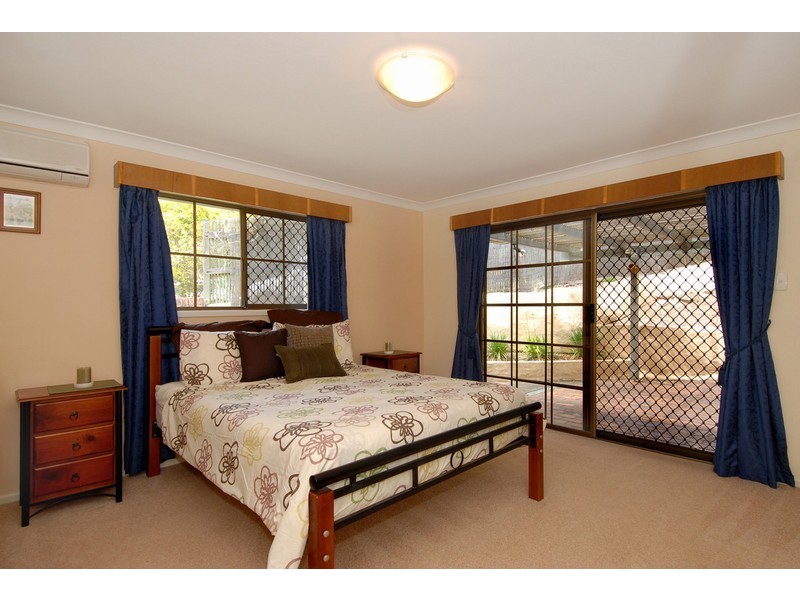 1 Sonda Place, Kenmore QLD 4069