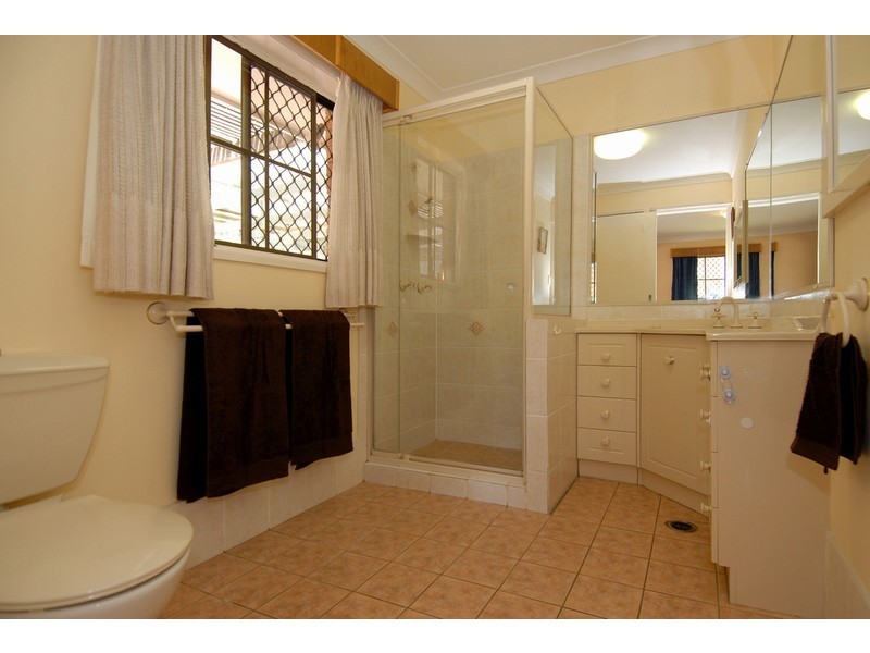 1 Sonda Place, Kenmore QLD 4069