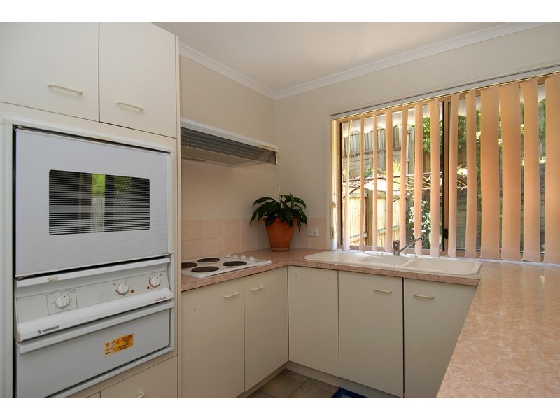 16/15 Kaloma Road, The Gap QLD 4061