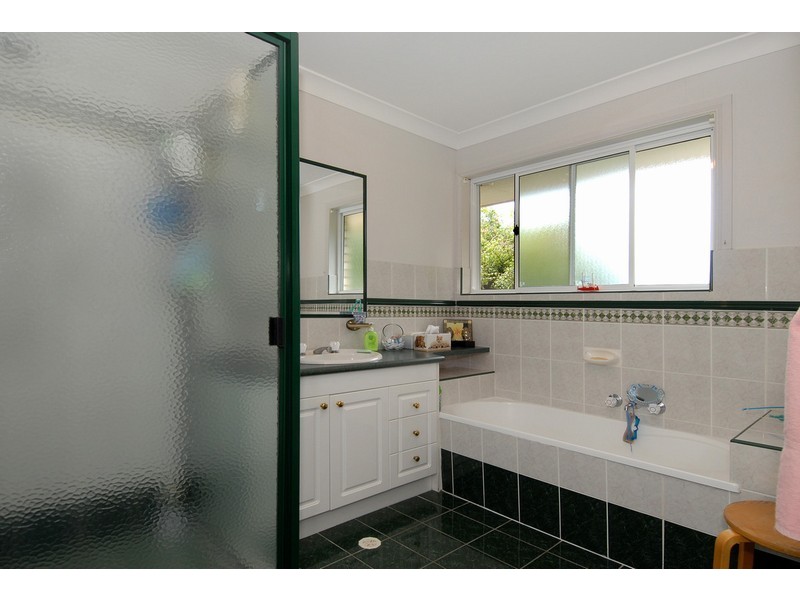 16 Canterbury Place, The Gap QLD 4061