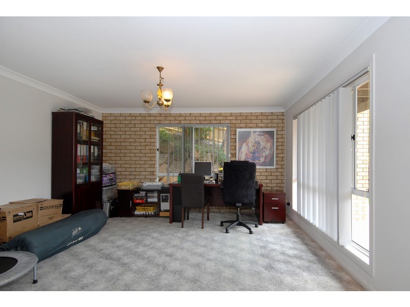 16 Canterbury Place, The Gap QLD 4061